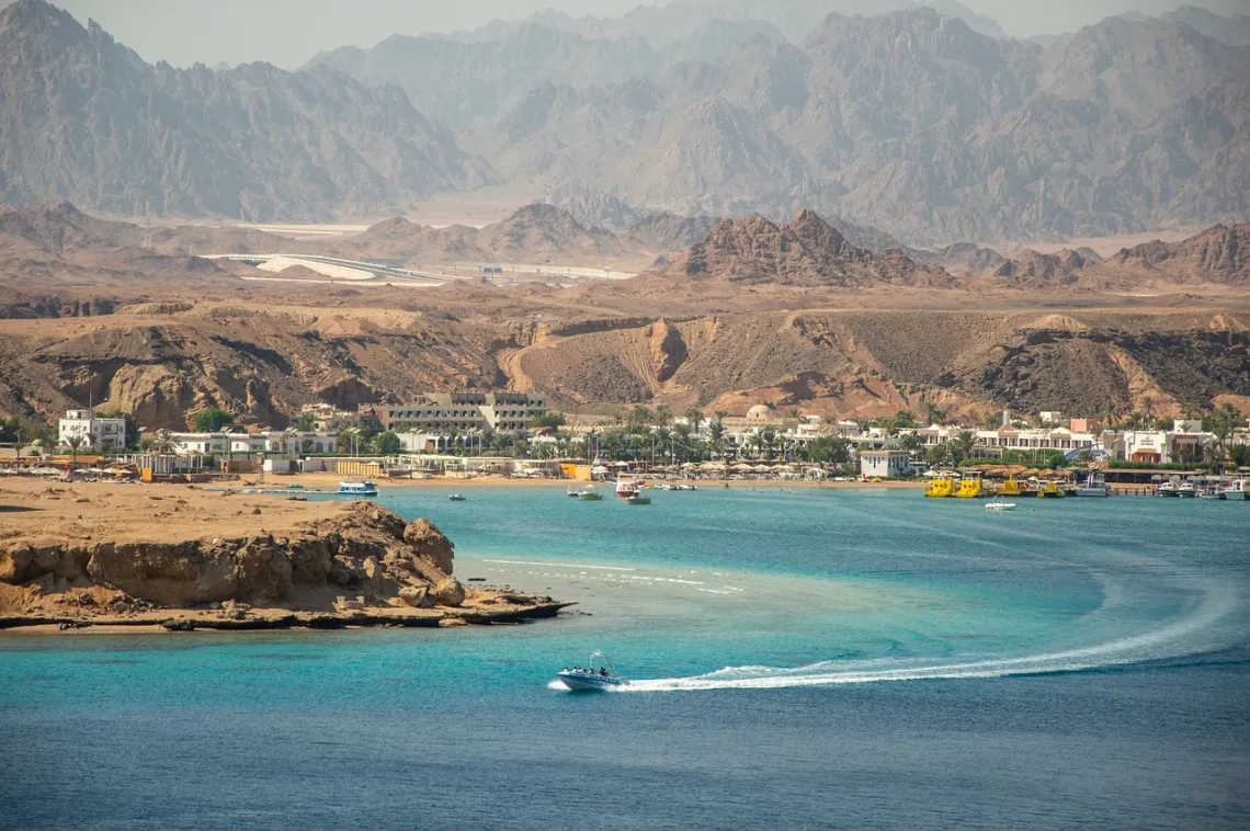 Red Sea Retreat: From Cairo to Sharm & the Sinai Mountains